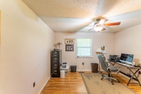 Country Home in Thayer Missouri - image 13