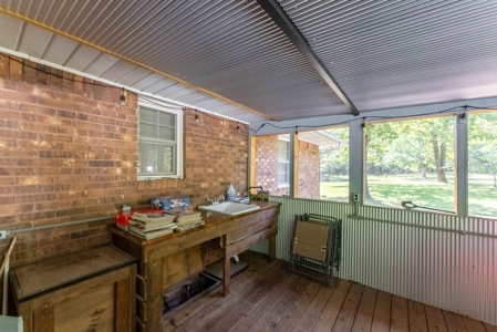 Country Home in Thayer Missouri - image 23