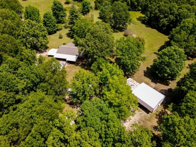 Country Home in Thayer Missouri - image 38