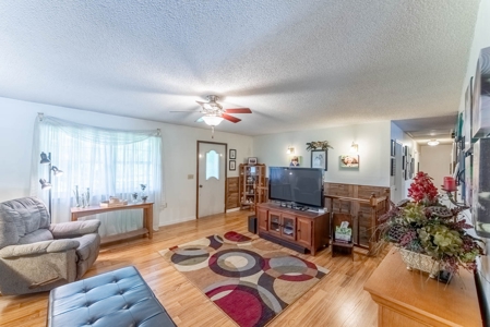 Country Home in Thayer Missouri - image 15