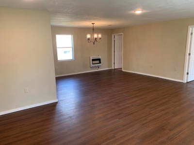 Home in Town in Thayer Missouri - image 6