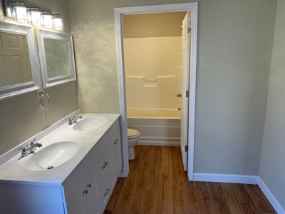 Home in Town in Thayer Missouri - image 12