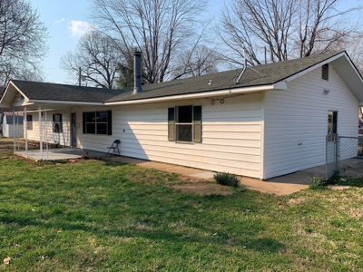 Home in Town in Thayer Missouri - image 20
