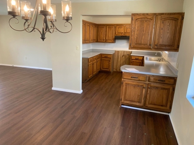 Home in Town in Thayer Missouri - image 14