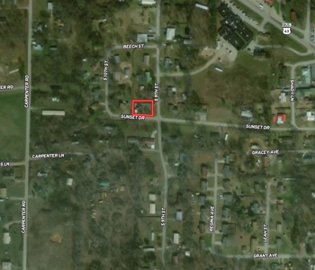 Home in Town in Thayer Missouri - image 2