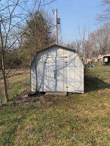 Home in Town in Thayer Missouri - image 21