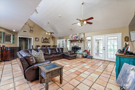 Charming Custom-Built Home with Stunning Views Sonora TX - image 7