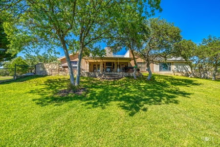 Charming Custom-Built Home with Stunning Views Sonora TX - image 33