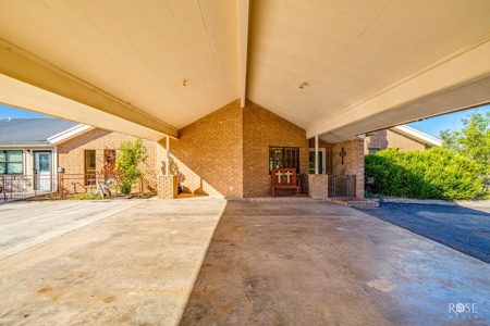 Charming Custom-Built Home with Stunning Views Sonora TX - image 5