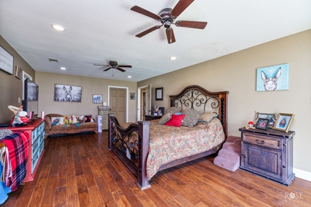Charming Custom-Built Home with Stunning Views Sonora TX - image 16