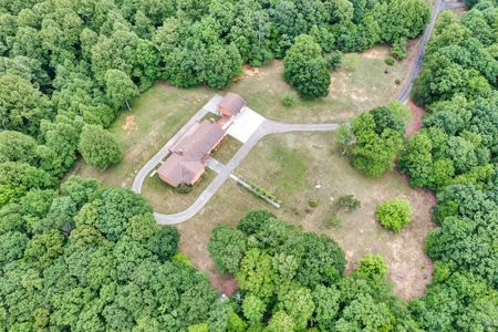 Large Brick Family Home for Sale in Vinton VA - image 49