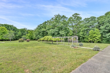 Large Brick Family Home for Sale in Vinton VA - image 37