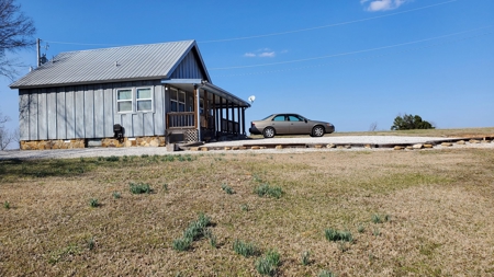 Vacation Cabin Joining Ozark National Forest For Sale - image 1