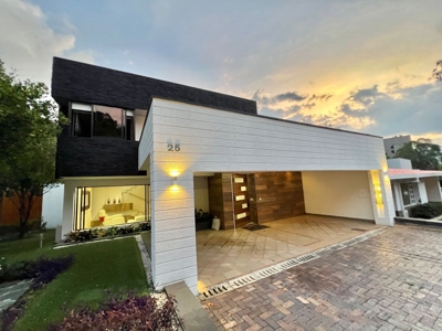Perfect combination between arquitecture and nature - image 1