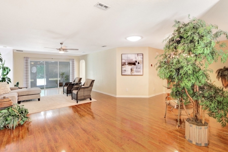 Lovely 3/2 Home In Exclusive On Top Of The World! - image 2