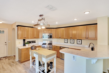 Lovely 3/2 Home In Exclusive On Top Of The World! - image 9