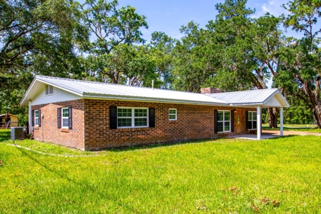 Home For Sale In Suwannee County !!! - image 2