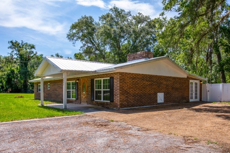 Home For Sale In Suwannee County !!! - image 3