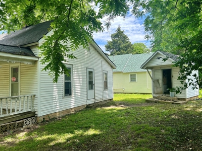Fixer-upper house for sale in Ava Mo. - image 7