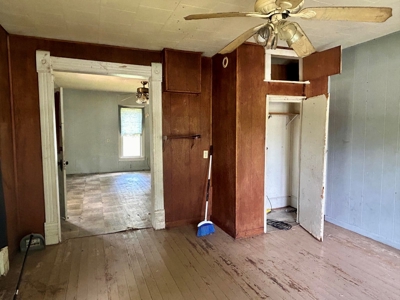 Fixer-upper house for sale in Ava Mo. - image 18