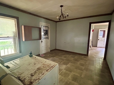 Fixer-upper house for sale in Ava Mo. - image 16