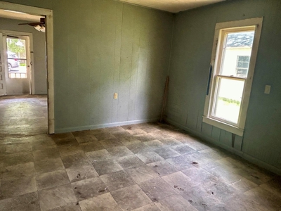 Fixer-upper house for sale in Ava Mo. - image 17