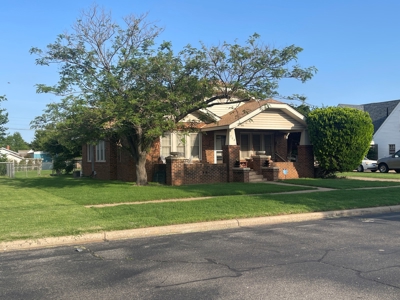 Clinton, OK Home for Sale – 3 bed, 1 bath - image 2