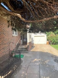 Clinton, OK Home for Sale – 3 bed, 1 bath - image 16