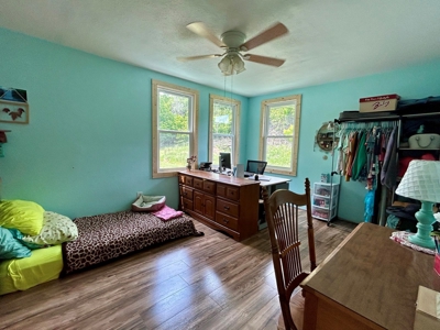 Large country home with land for sale in Squires Mo - image 17