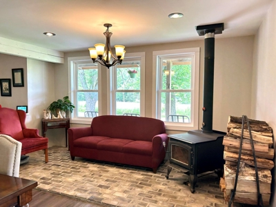 Large country home with land for sale in Squires Mo - image 7