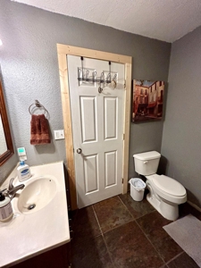 Large country home with land for sale in Squires Mo - image 15