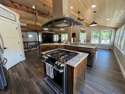 Cedar Lake Luxury Cabin Surrounded by National Forest - image 11