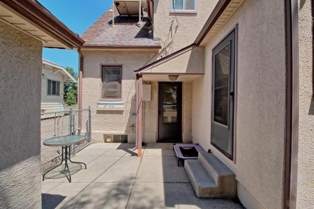 Vintage English Tudor Home for Sale in Historic Downtown - image 27