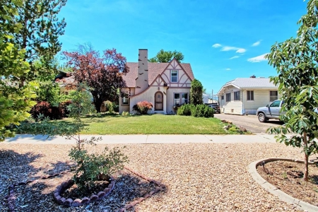 Vintage English Tudor Home for Sale in Historic Downtown - image 3