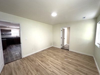 Move in Ready Home in Licking, Missouri with 4 Bedrooms - image 13