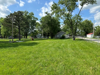Move in Ready Home in Licking, Missouri with 4 Bedrooms - image 30