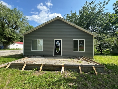 Move in Ready Home in Licking, Missouri with 4 Bedrooms - image 27