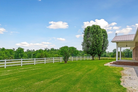 Here is your picket fence Tennessee farm that you have been - image 32