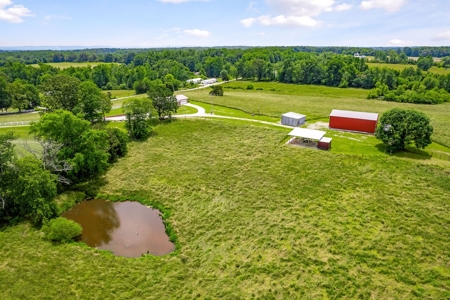 Here is your picket fence Tennessee farm that you have been - image 9