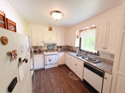 Charming Rural Retreat with Modern Amenities in McKenney, VA - image 14