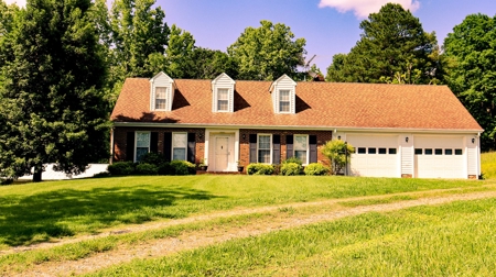 Charming Rural Retreat with Modern Amenities in McKenney, VA - image 9