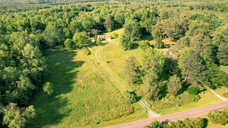 Charming Rural Retreat with Modern Amenities in McKenney, VA - image 7