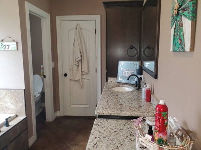 4 Bed 2.5 Bath Country Home On 19.75 Ac In Sawyer Ok For Sal - image 28