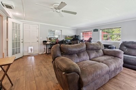 Home For Sale On 2.5 Acres In North Central Florida - image 9