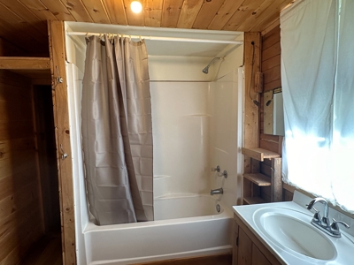 Toddy Pond Log Cabin Retreat - image 26