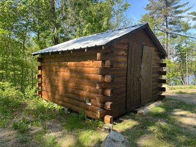 Toddy Pond Log Cabin Retreat - image 12