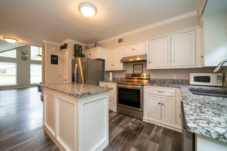Country Home for Sale in Hallsville ISD - image 6