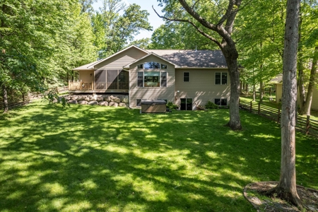 Open-Concept Ranch Home Christmas Mountain Golf Estates - image 3