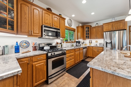 Open-Concept Ranch Home Christmas Mountain Golf Estates - image 14