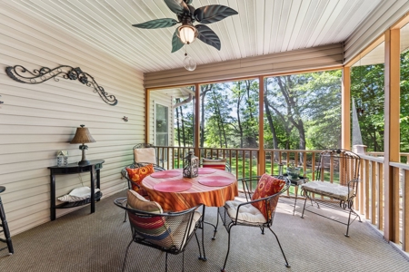 Open-Concept Ranch Home Christmas Mountain Golf Estates - image 22